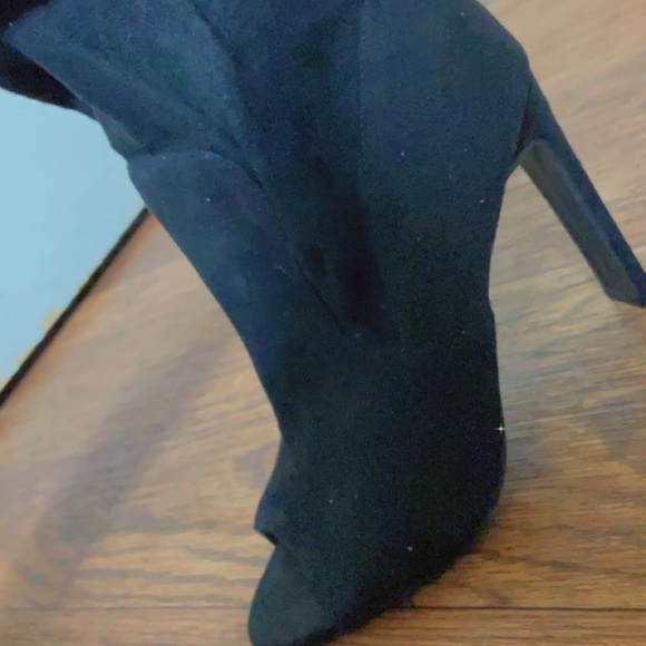 Black boots - Picture 1 of 2